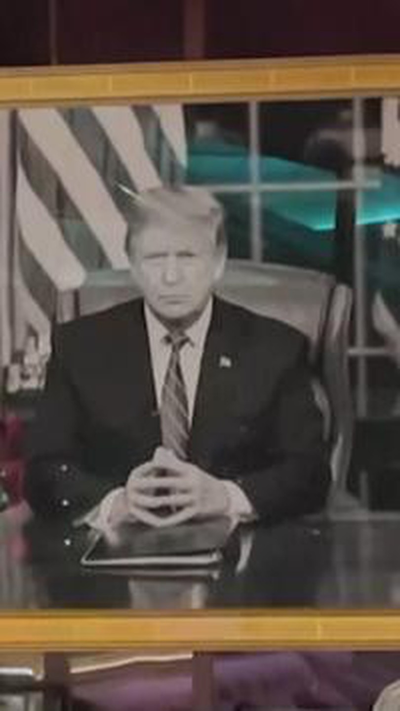 Ông Trump bị yêu cầu trả hơn 350 triệu USD