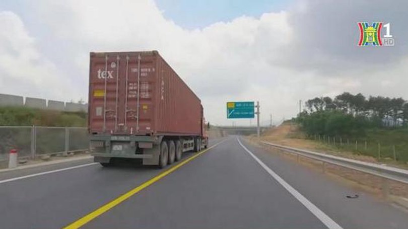 Bỏ vạch liền làn khẩn cấp trên cao tốc hai làn