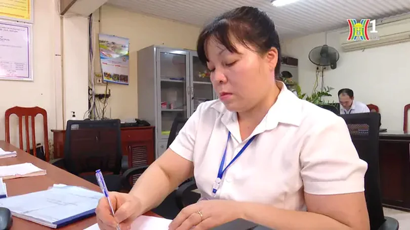 Cán bộ tận tụy với công việc, nhiệt tình giúp dân | Người tốt quanh ta | 09/05/2024