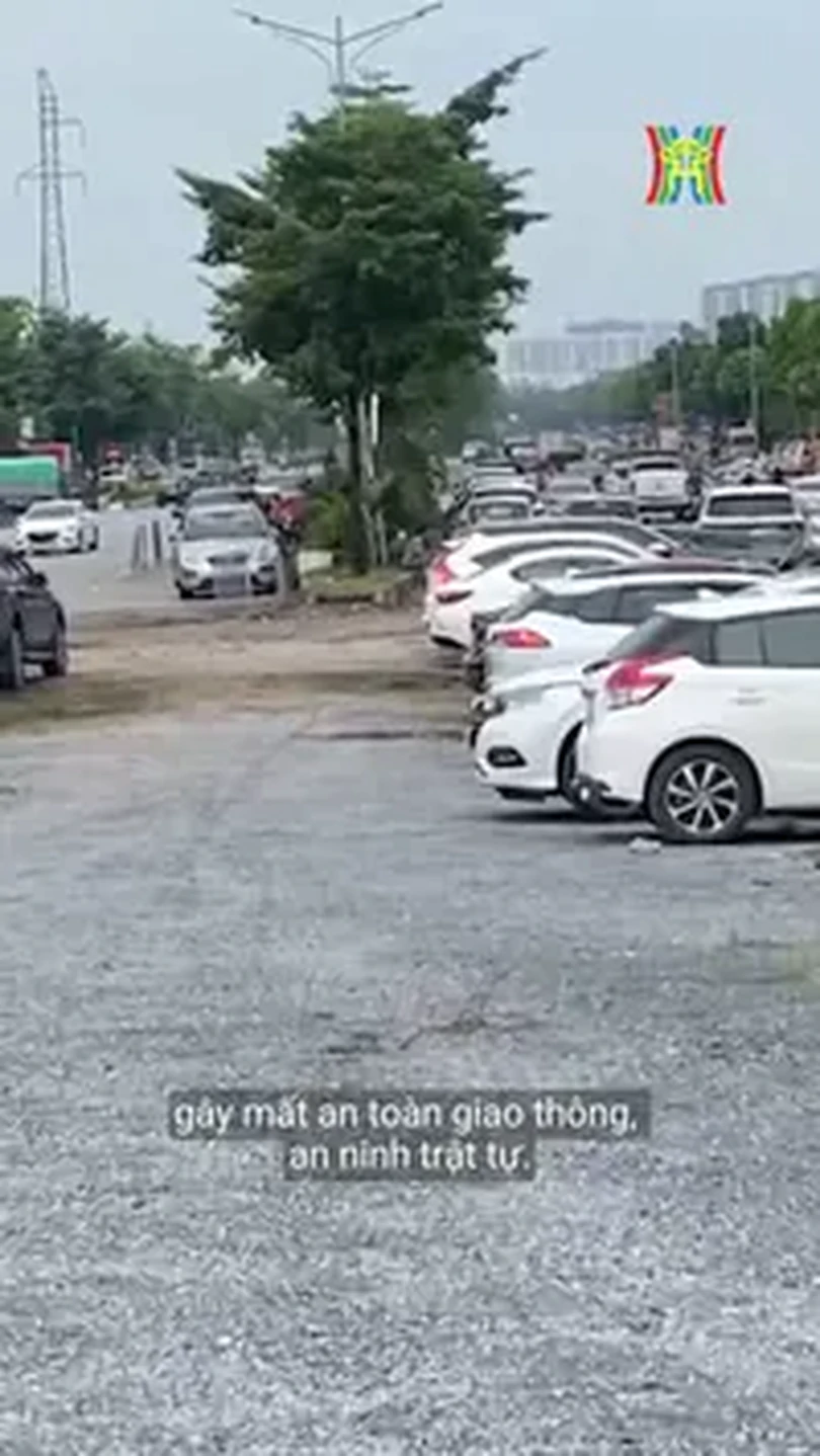 Tái diễn bãi xe trái phép trước cổng bệnh viện K Tân Triều