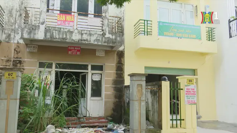 Biệt thự, nhà liền kề giá chục tỷ bỏ hoang