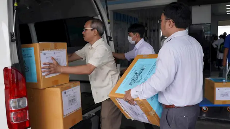 30.000 túi thuốc gia đình đến với bà con vùng lũ
