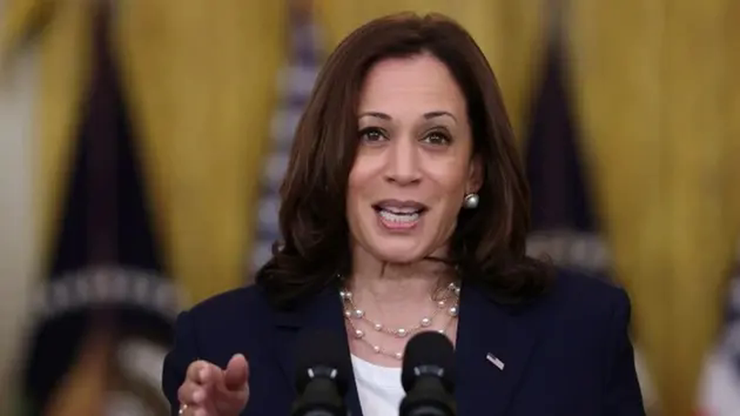 Bà Harris bất ngờ dẫn trước ông Trump 3% ở Iowa