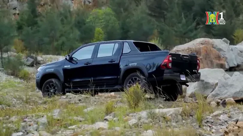 Toyota Hilux vượt Mitsubishi Triton trong phân khúc xe bán tải