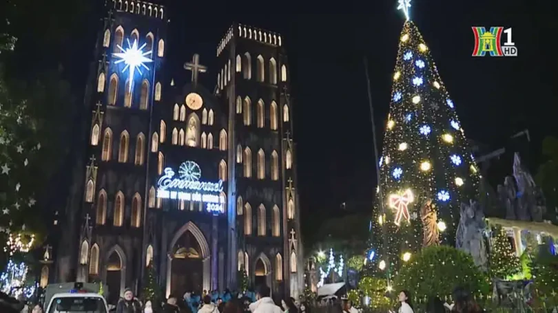 Nhà thờ Lớn trang hoàng rực rỡ đón Giáng sinh