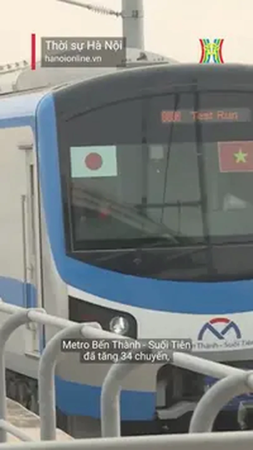Metro chạy xuyên đêm chở khách chơi Tết Dương lịch