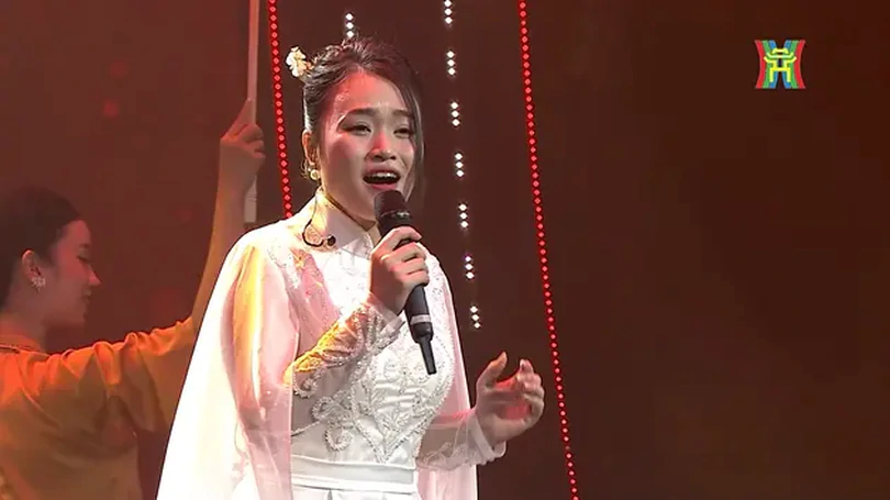 Mắt chiều Hồ Tây