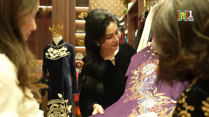 May áo dài Tết