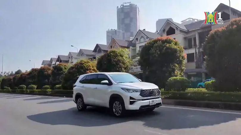 Toyota Innova Cross HEV là xe hybrid bán chạy nhất 2024