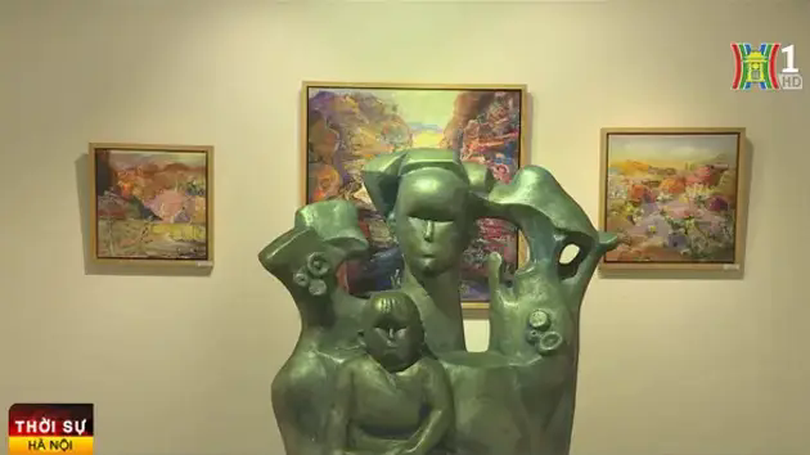 Triển lãm mỹ thuật 'Chào Xuân' của nghệ sĩ lão thành