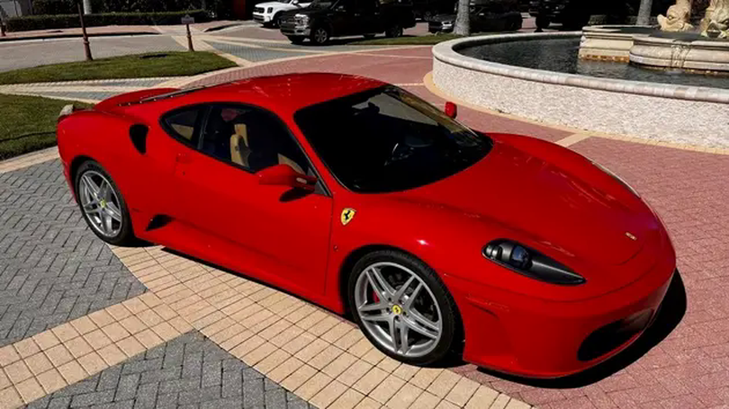 Chuẩn bị đấu giá Ferrari F430 của ông Donald Trump