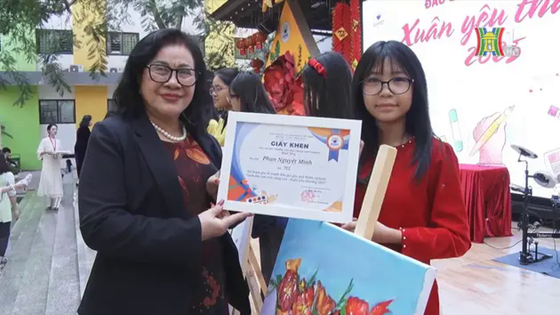 Học trò Hà Nội vẽ tranh gây quỹ tặng bạn vùng cao