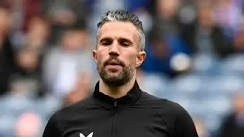 Huấn luyện viên Van Persie nguy cơ bị sa thải