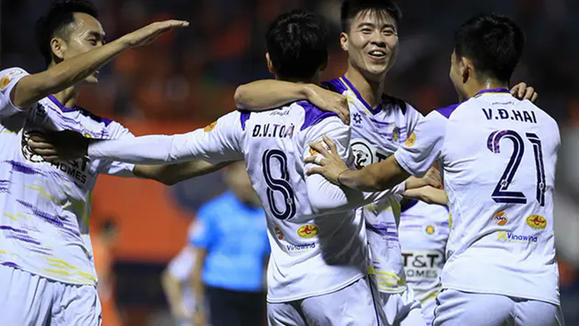 CLB Hà Nội áp sát top 3 V-League