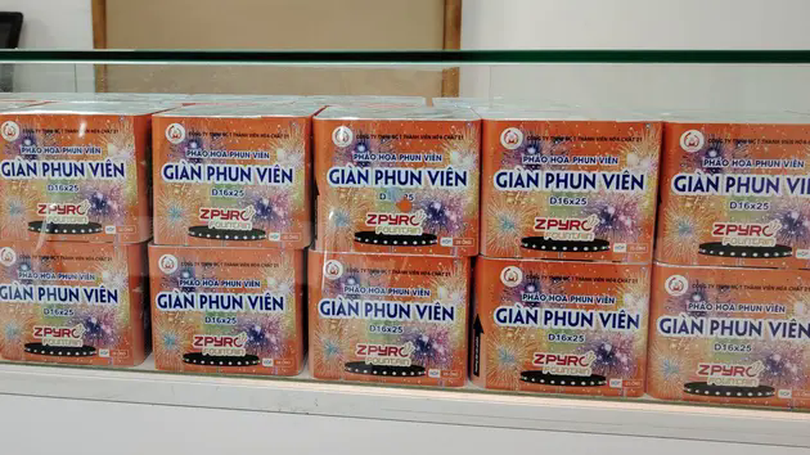 Giá pháo hoa tăng gấp rưỡi vẫn ‘cháy hàng’