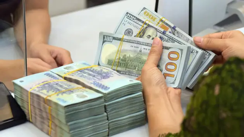 Giá USD ngân hàng giảm mạnh