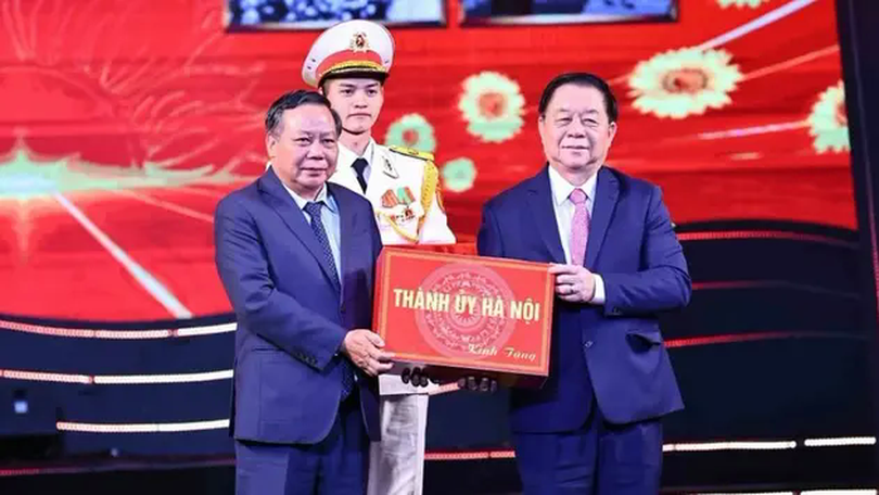 Bồi đắp niềm tin, niềm tự hào về Đảng quang vinh