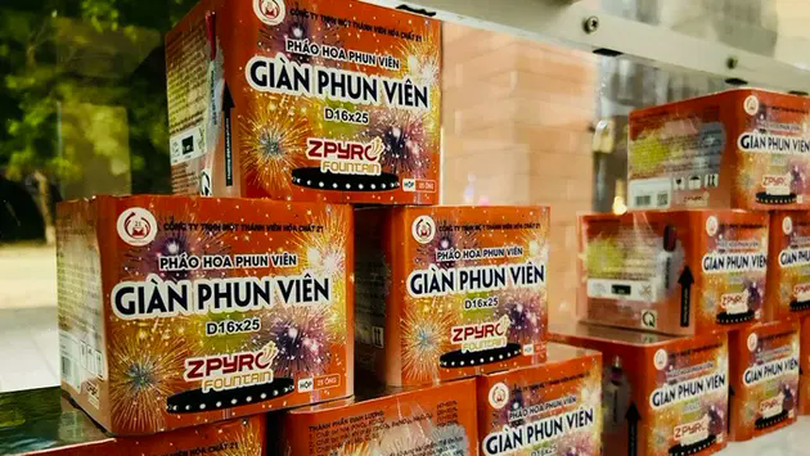 Pháo hoa Z121 cháy hàng, loạn giá dịp cận Tết