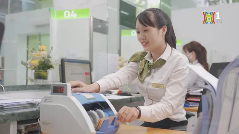 Ngân hàng thưởng Tết tới 12 tháng lương