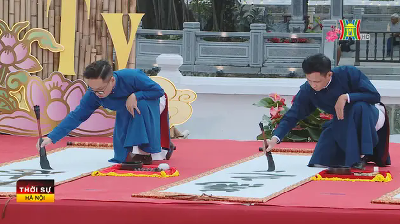 Hà Nội rộn ràng hoạt động chào xuân