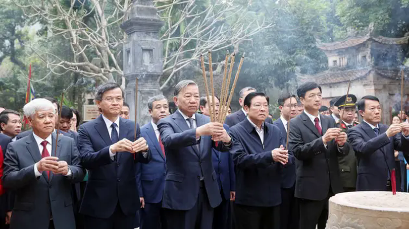 Tổng Bí thư Tô Lâm dâng hương tại cố đô Hoa Lư