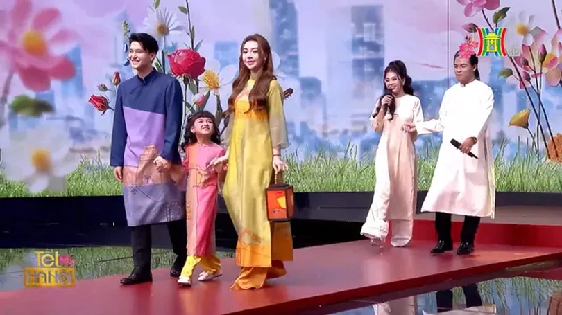 Hà Nội 12 mùa hoa