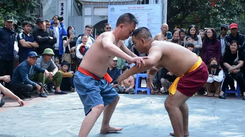 Tranh tài, đọ sức tại Lễ hội vật truyền thống Mai Động