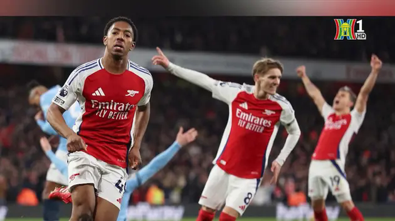 Arsenal thu hẹp khoảng cách với đội đầu bảng