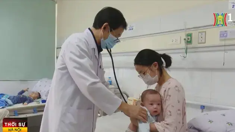 Trẻ mắc sởi và cúm mùa đang tăng