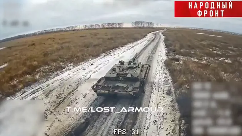 Cận cảnh UAV Nga tấn công xe tăng Challenger 2 của Ukraine
