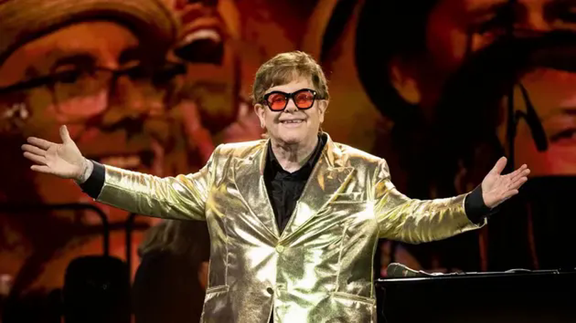 Elton John trở lại với album 'Who Believes in Angels'