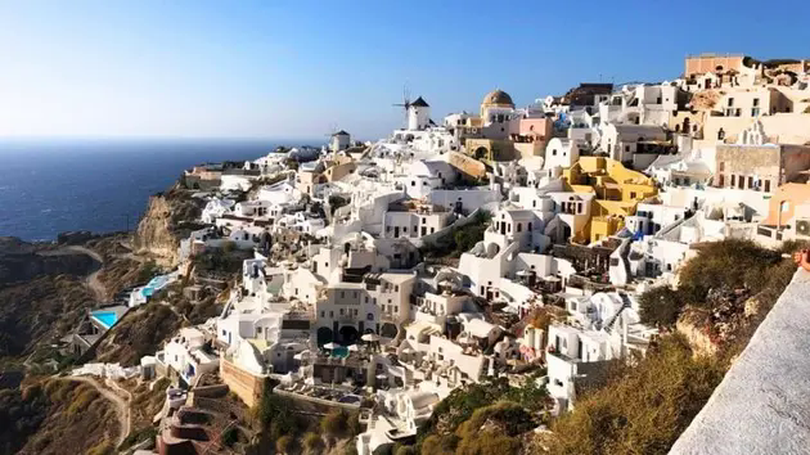 Hy Lạp ban bố tình trạng khẩn cấp ở Santorini