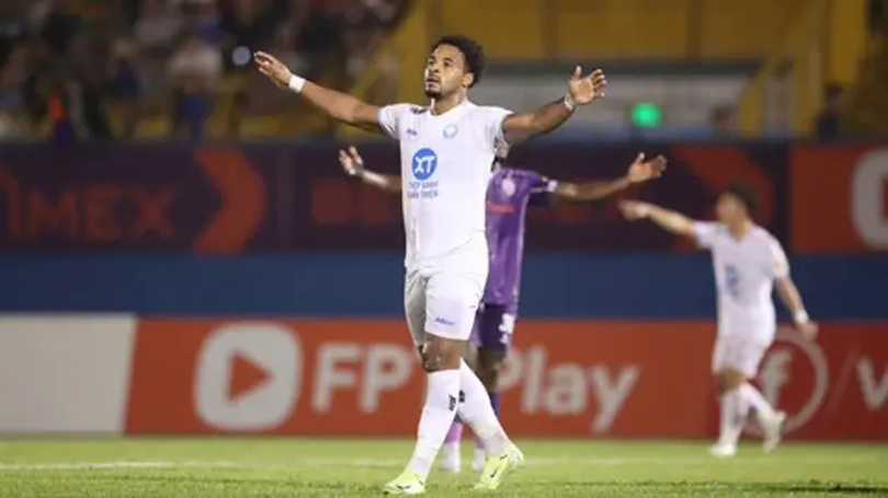 Xuân Son giành giải Cầu thủ xuất sắc nhất V-League tháng 1/2025