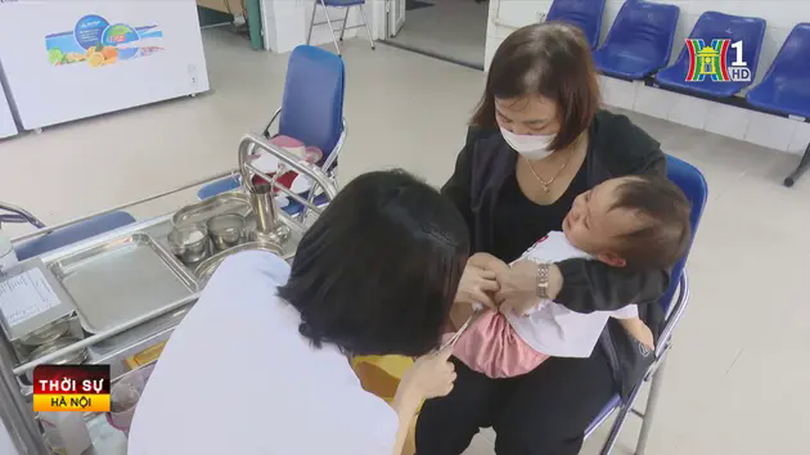 Hà Nội tiêm phòng sởi cho trẻ dưới 9 tháng tuổi