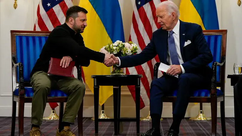 Ông Trump muốn Ukraine trả lại 500 tỷ USD