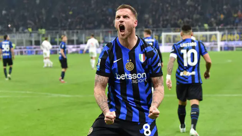 Inter Milan thu hẹp khoảng cách với Napoli