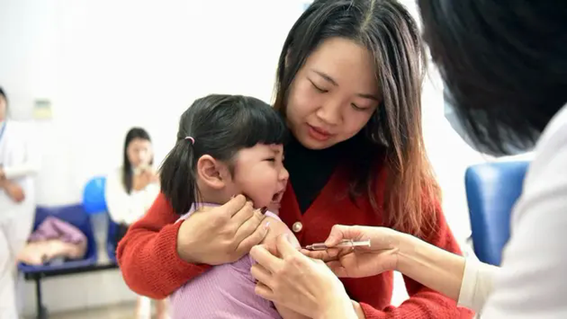 Triển khai tiêm vaccine sởi cho trẻ dưới 9 tháng tuổi