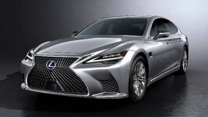 Ô tô Lexus nhập khẩu bị lỗi bộ phản xạ đèn pha