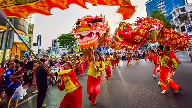 Tết Nguyên tiêu rực rỡ sắc màu