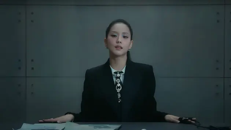 Jisoo nổi loạn trong 'Earthquake'
