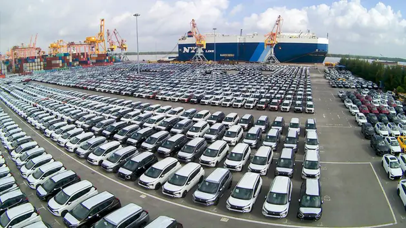 Ông Trump tuyên bố áp thuế nhập khẩu ô tô từ 2/4