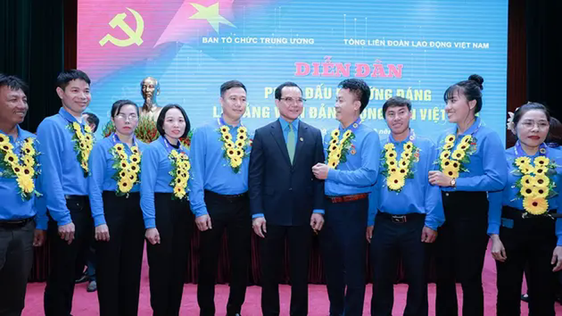 Phấn đấu để xứng là đảng viên Đảng Cộng sản Việt Nam