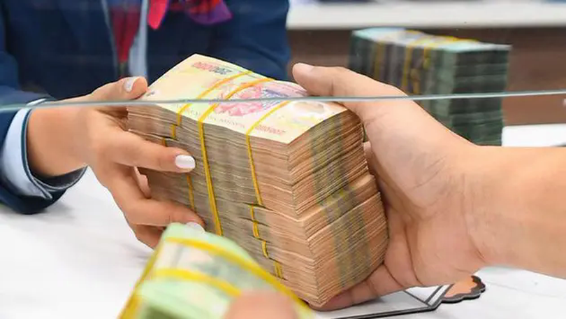 Ngân hàng tăng lãi suất huy động