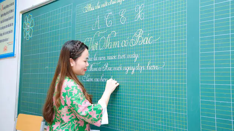 Giáo viên thi viết chữ đẹp