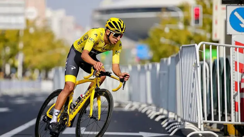 Egan Bernal gặp tai nạn nghiêm trọng tại Clasica Jaen