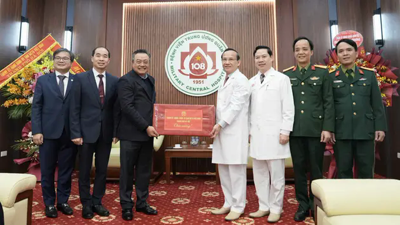 Tôn vinh lực lượng y bác sĩ