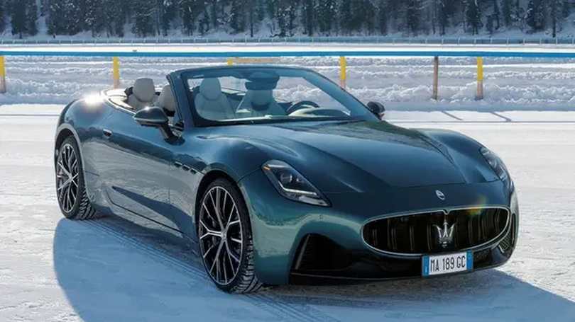 Maserati GranCabrio ra mắt bản tiêu chuẩn mạnh 490 mã lực