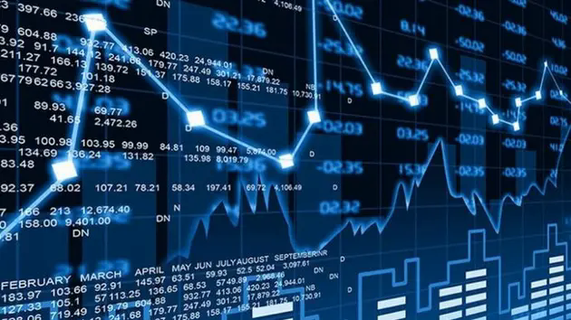 VN-Index vượt 1.300 điểm, thanh khoản cải thiện
