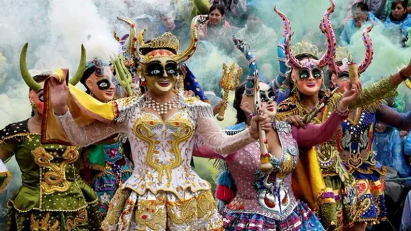 Brazil nhộn nhịp trước thềm lễ hội hoá trang Carnival