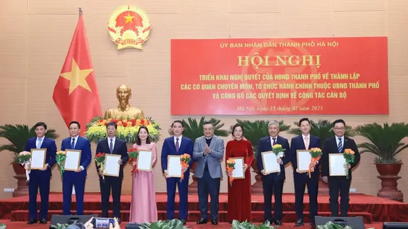 Hà Nội công bố 63 quyết định về công tác nhân sự